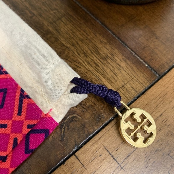 ❤Brand new Tory Burch Dust Bag 6.5x8.5 - Picture 3 of 3